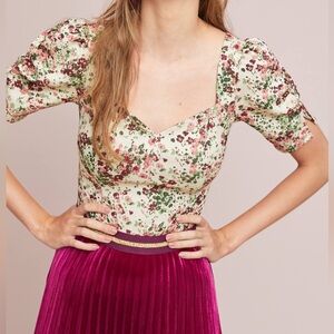 anthropologie floral puffed sleeve top 🌿